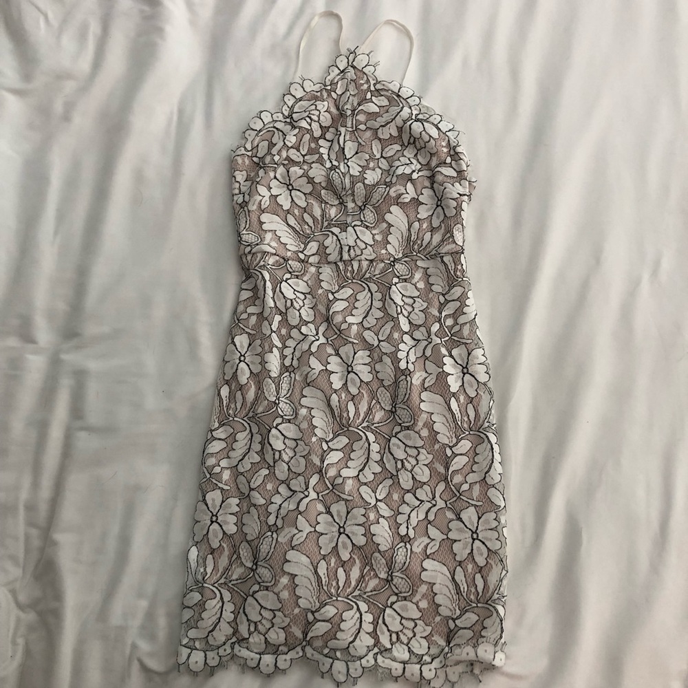 Lulus’s white floral bodycon dress